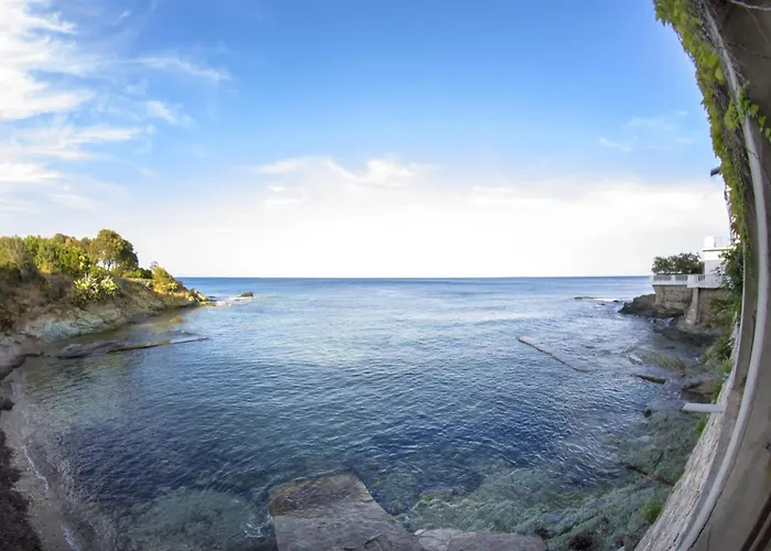 Maison Moderne Avec Vue Sur La à *
